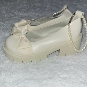 Cream Mary Janes With Bow And Pearl Ankle Detail Women's US Size 7.5